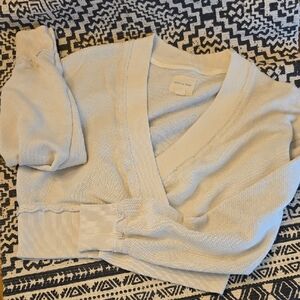 American Eagle Cream Colored Deep V-Neck Cropped Sweatshirt size Medium